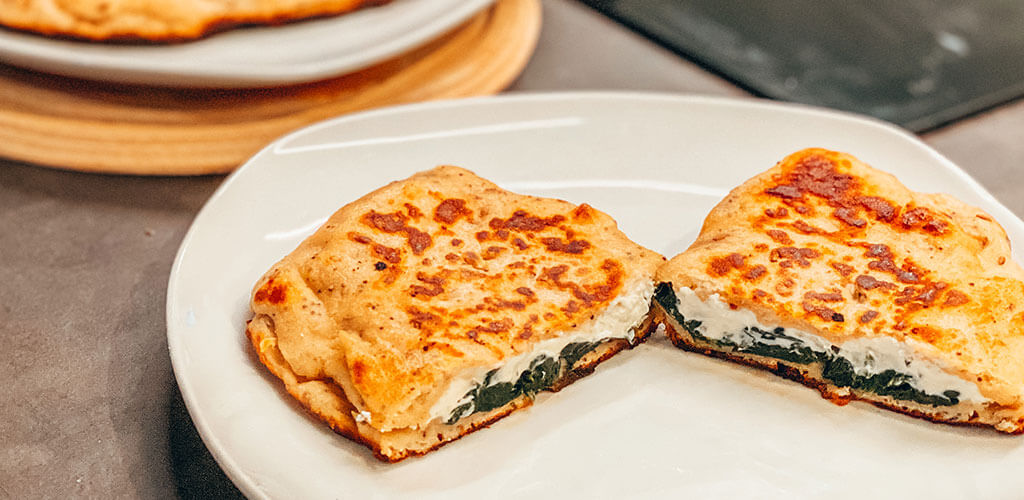 Pane Naan ricotta e spinaci