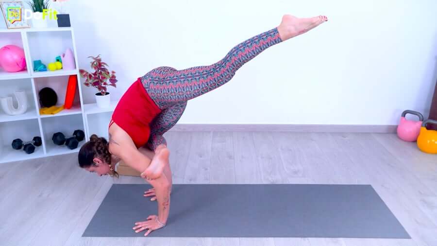 Piccione volante (Eka Pada Galavasana)